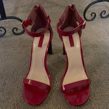 Load image into Gallery viewer, Forever 21 pump.  Red.      Size 10.         072