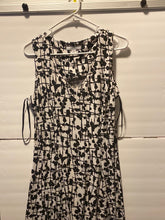 Load image into Gallery viewer, Dressbarn   Black and White Dress.     Size 14     # 448