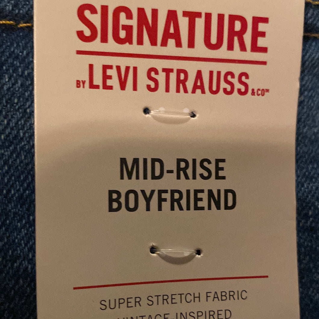 New Levi mid rise boyfriend jeans. Size 18/34.  #25