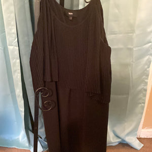 Black strap dress.    Size xxl       038