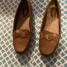 Load image into Gallery viewer, Jones NewYork Signature loafers size 11M.    147