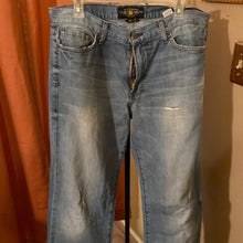Load image into Gallery viewer, Lucky brand jeans 34.   310
