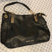 Load image into Gallery viewer, Micheal Kors purse new 2103